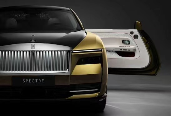 Rolls-Royce unveils its first all-electric model
